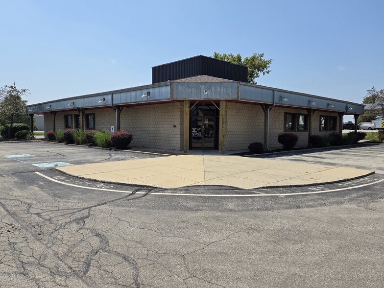 Primary Photo Of 5515 W 86th St, Indianapolis Restaurant For Sale