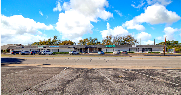 Primary Photo Of 1012 N Davis Dr, Arlington Storefront For Lease