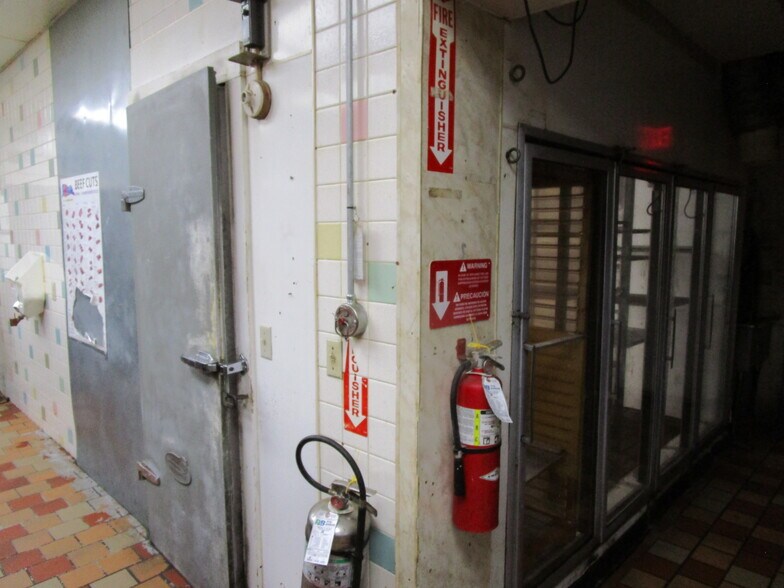 More Photos Of 1301 E Fulton St, Garden City Bar For Sale