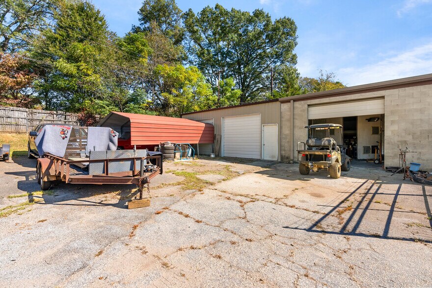More Photos Of 1034 NE Main St, Simpsonville Auto Repair For Sale