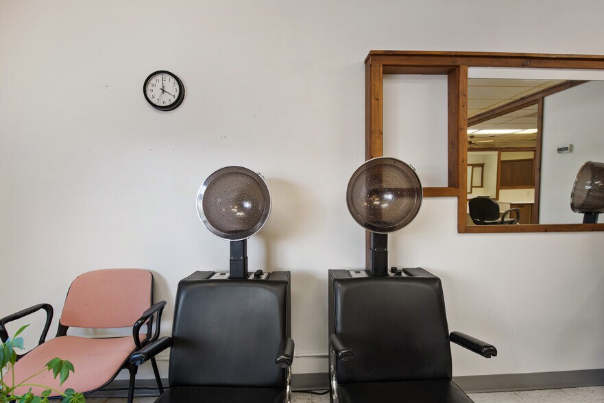 More Photos Of 4801 N Welcome Ave, Minneapolis Freestanding For Sale