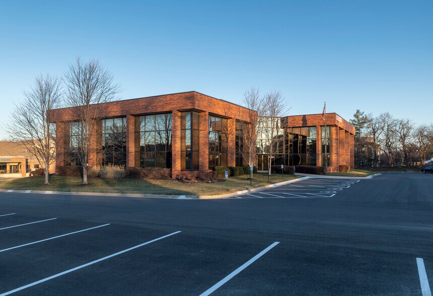 More Photos Of 10990 Quivira Rd, Overland Park Office For Lease