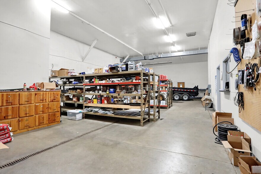 More Photos Of 1116 W County Road 450 N, Brazil Truck Terminal For Lease