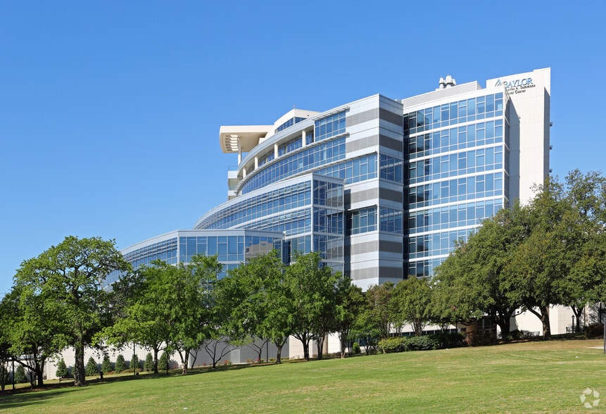 More Photos Of 3410 Worth St, Dallas Medical For Lease