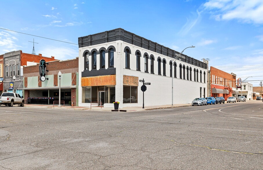 More Photos Of 121 S Bickford Ave, El Reno Storefront For Lease