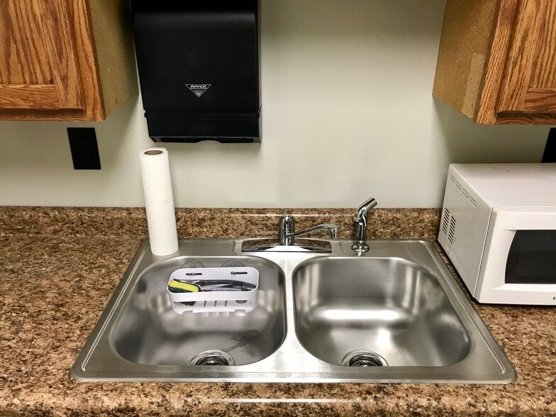 More Photos Of 22417 Hwy 6, Deerwood Warehouse For Lease