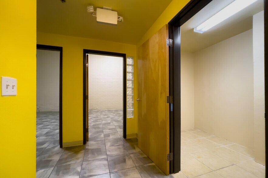 More Photos Of 6949 La Tijera Blvd, Los Angeles Flex For Lease