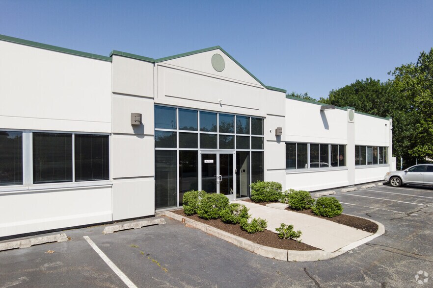 More Photos Of 30 Park Rd, Tinton Falls Office For Lease