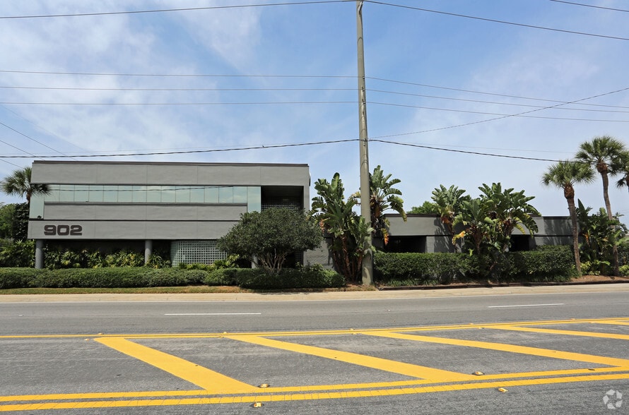 More Photos Of 902 N Himes Ave, Tampa Office For Lease