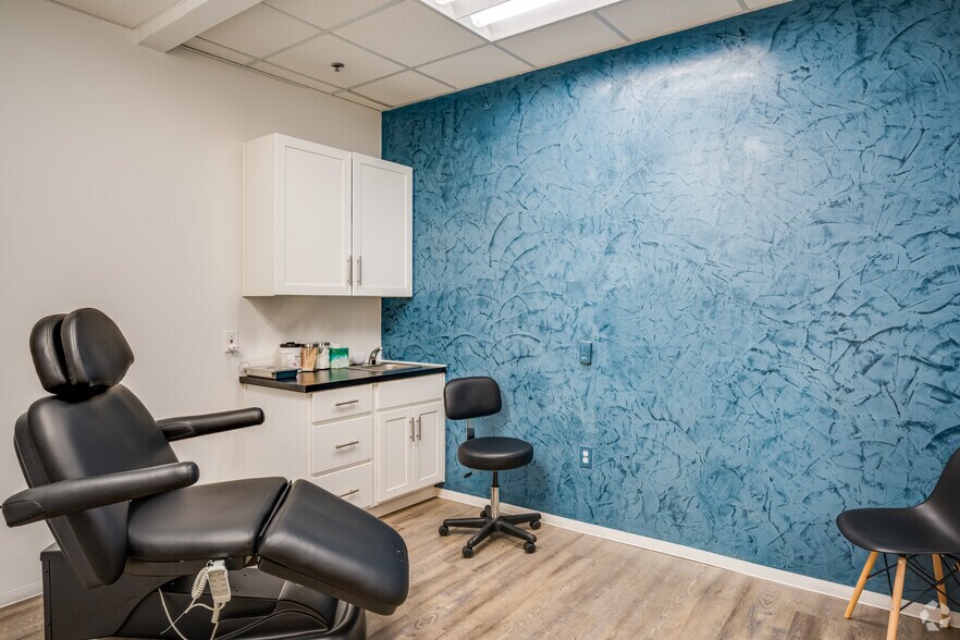 More Photos Of 3377 S Price Rd, Chandler Office For Lease