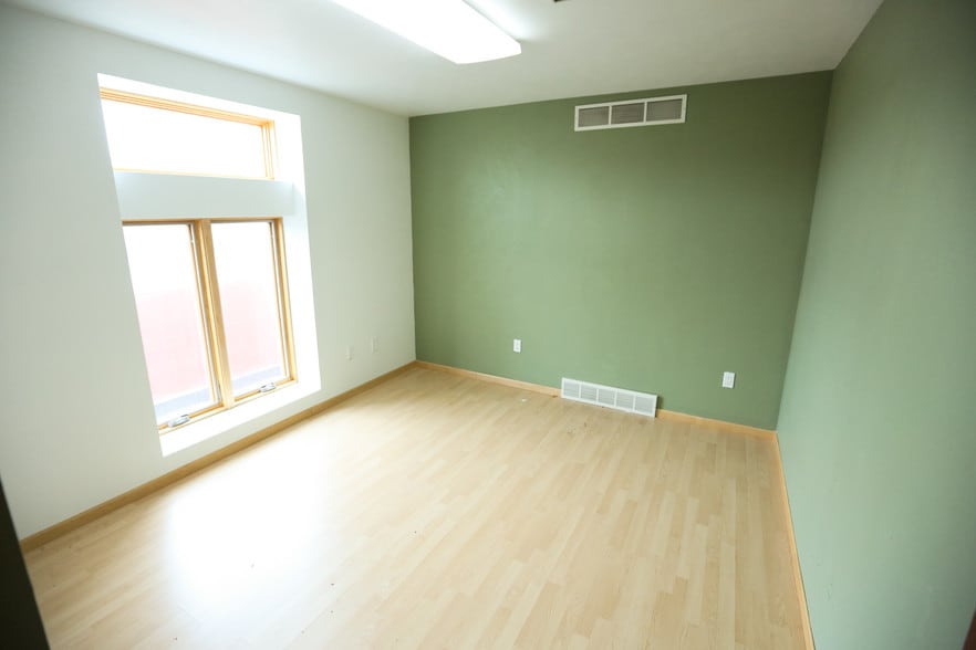 More Photos Of 6524 Seybold Rd, Madison Flex For Sale