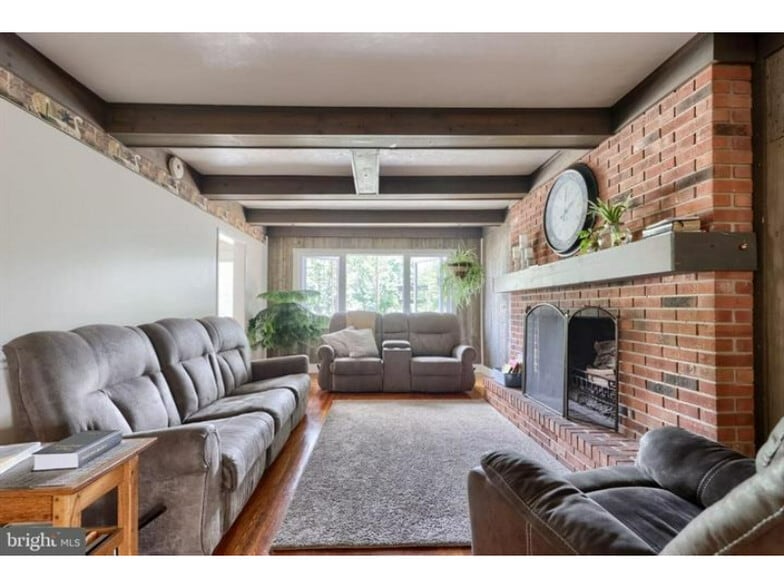 More Photos Of 240 Railroad Ave, Bird In Hand Flex For Sale