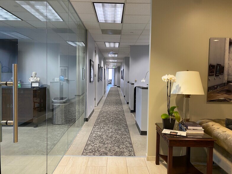 More Photos Of 1901 Avenue of the Stars, Los Angeles Office For Lease