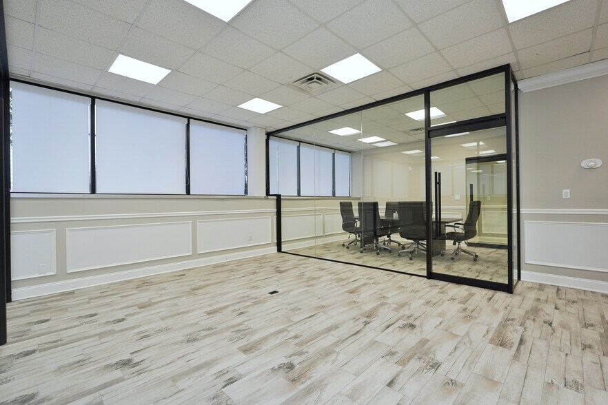 More Photos Of 260 Christopher Ln, Staten Island Medical For Lease