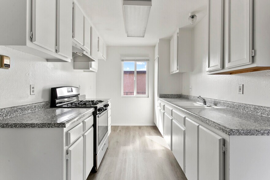 More Photos Of 1010 E Broadway, Anaheim Apartments For Sale