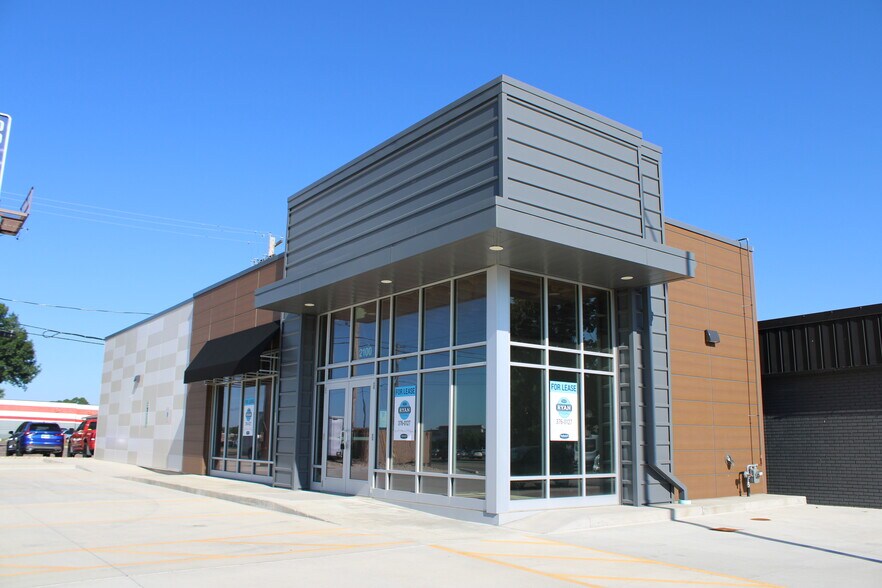More Photos Of 2100 W 41st St, Sioux Falls General Retail For Sale