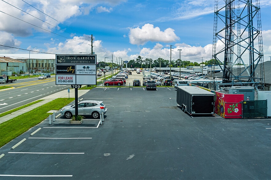 More Photos Of 709 N Park Rd, Plant City General Retail For Sale