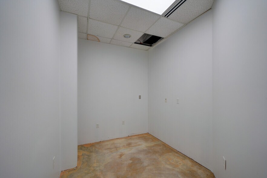 More Photos Of 3725 W 4100 S, Salt Lake City Medical For Sale