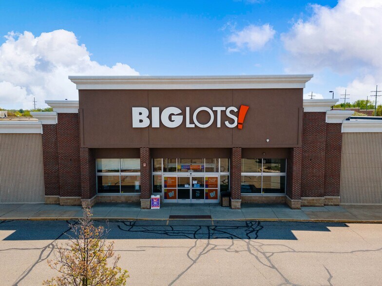 More Photos Of 50700-50870 Gratiot Ave, Chesterfield Unknown For Lease