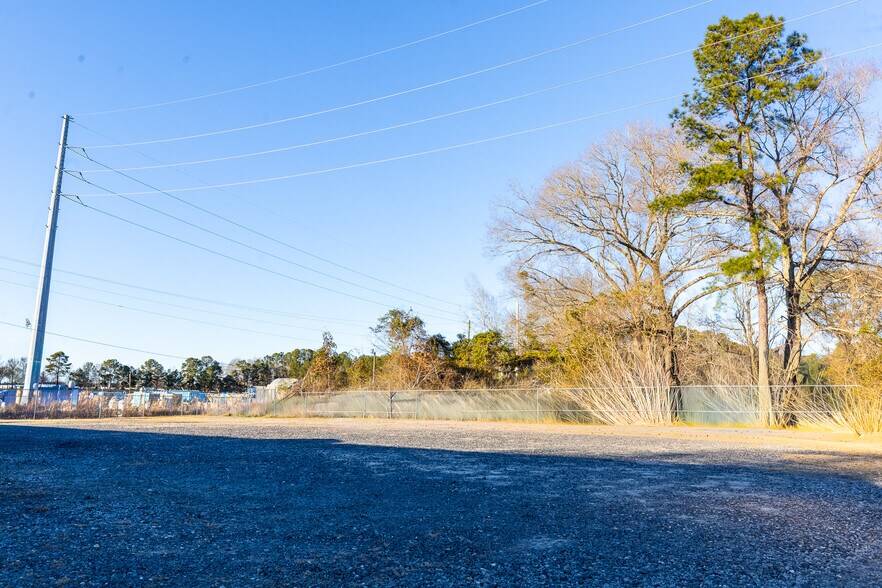 More Photos Of 1700 W 5th North St, Summerville Flex For Sale