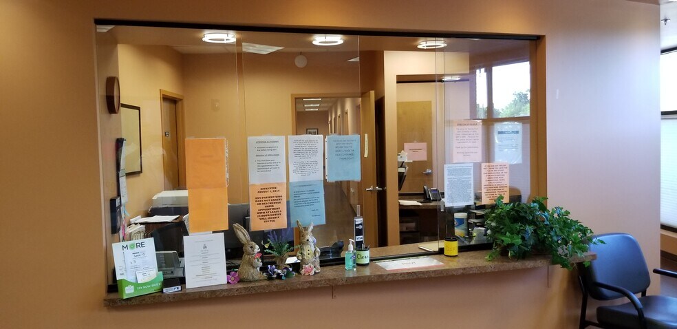 More Photos Of 450 Garrisonville Rd, Stafford Office For Sale