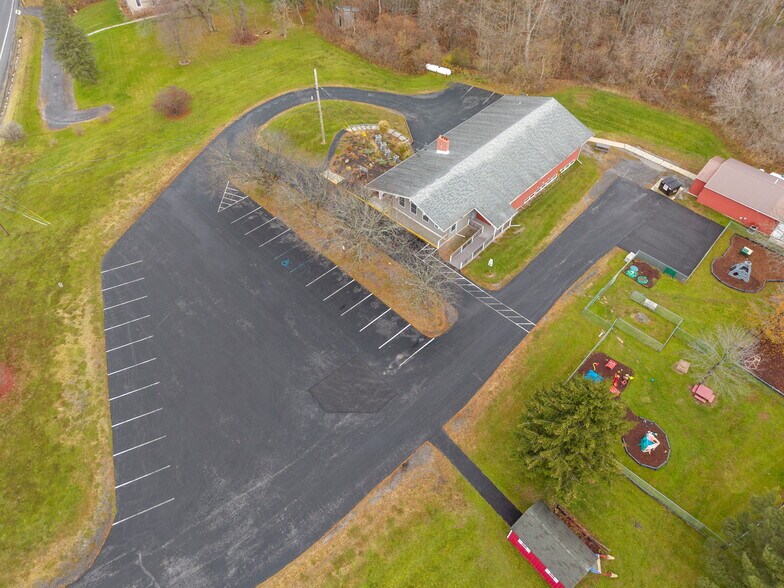 More Photos Of 4956 NY-30, Schoharie Flex For Sale