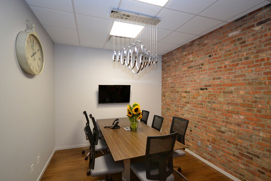 More Photos Of 20 W Main St, Riverhead Office For Lease