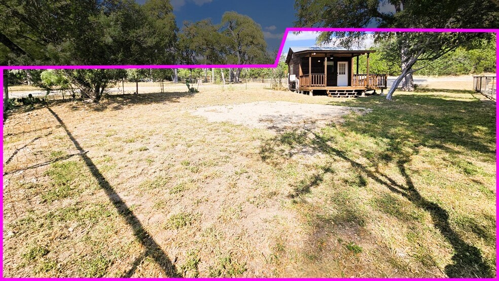 More Photos Of 9926 FM 1283, Lakehills Flex For Lease