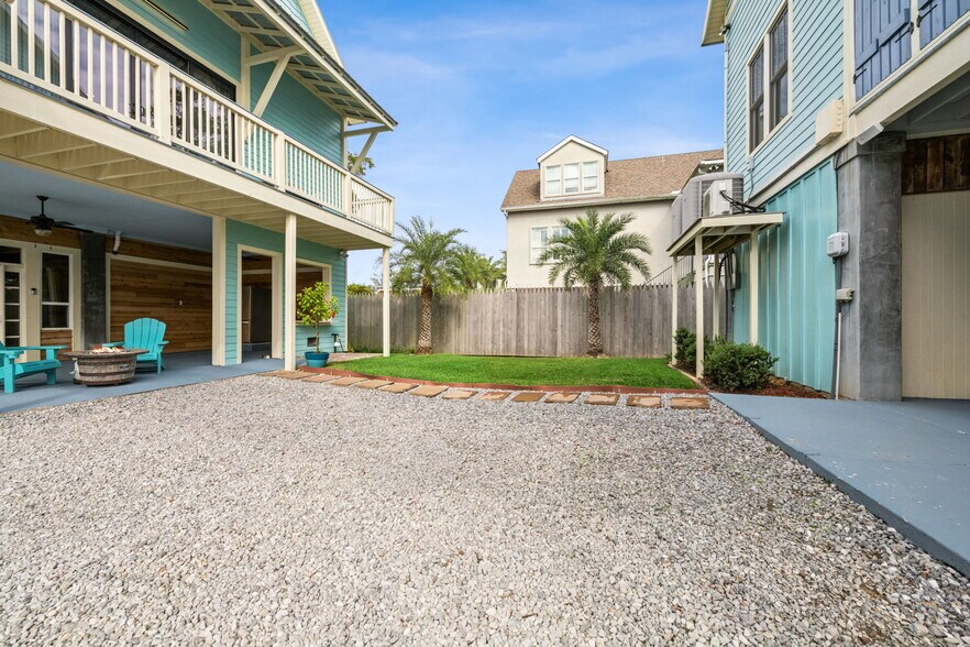More Photos Of 124 Lafitte St, Mandeville Hospitality For Sale