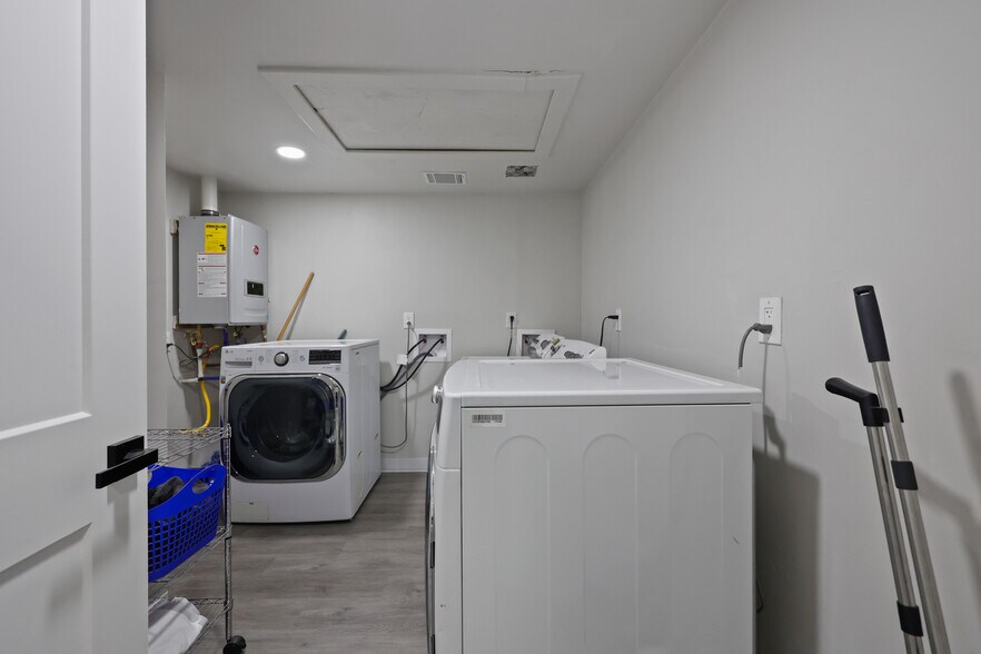 More Photos Of 20713 Aldine Westfield Rd, Houston Office Residential For Sale