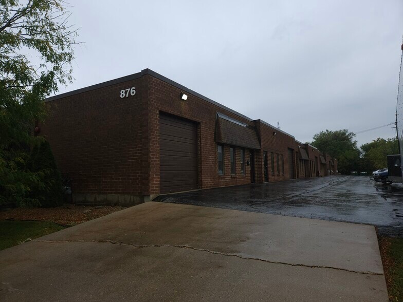 More Photos Of 840-876 N Ridge Ave, Lombard Warehouse For Lease