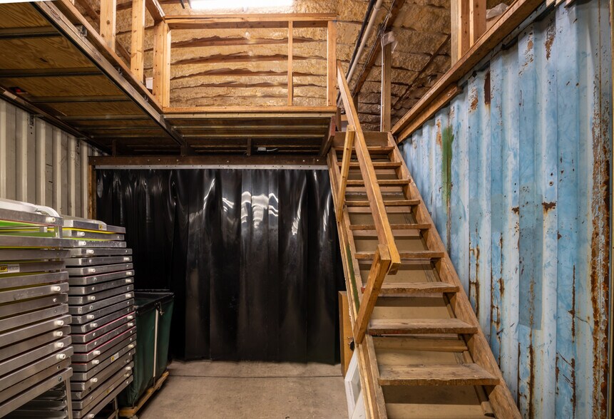 More Photos Of 1709 Newbridge Rd, North Bellmore Manufacturing For Sale