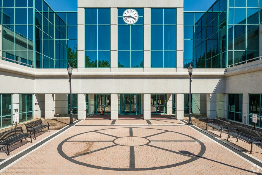 More Photos Of 100 Passaic Ave, Fairfield Office For Lease
