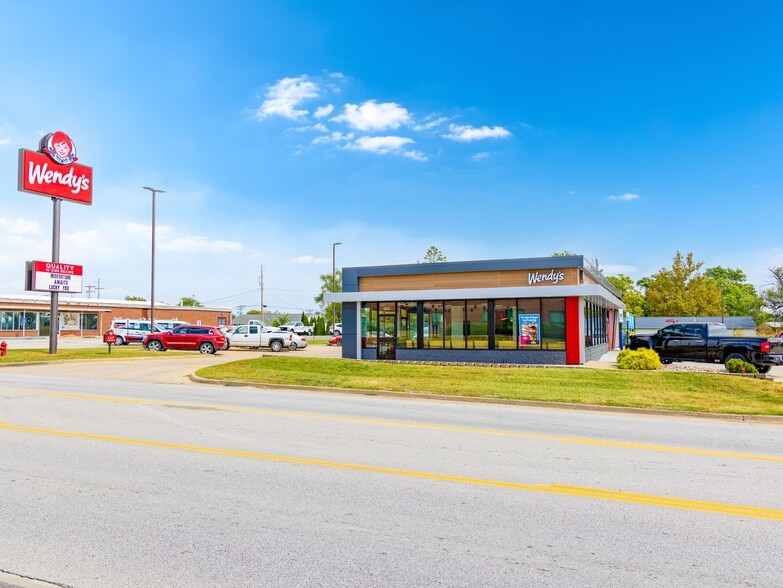 More Photos Of 1202 N Missouri St, Macon Fast Food For Sale