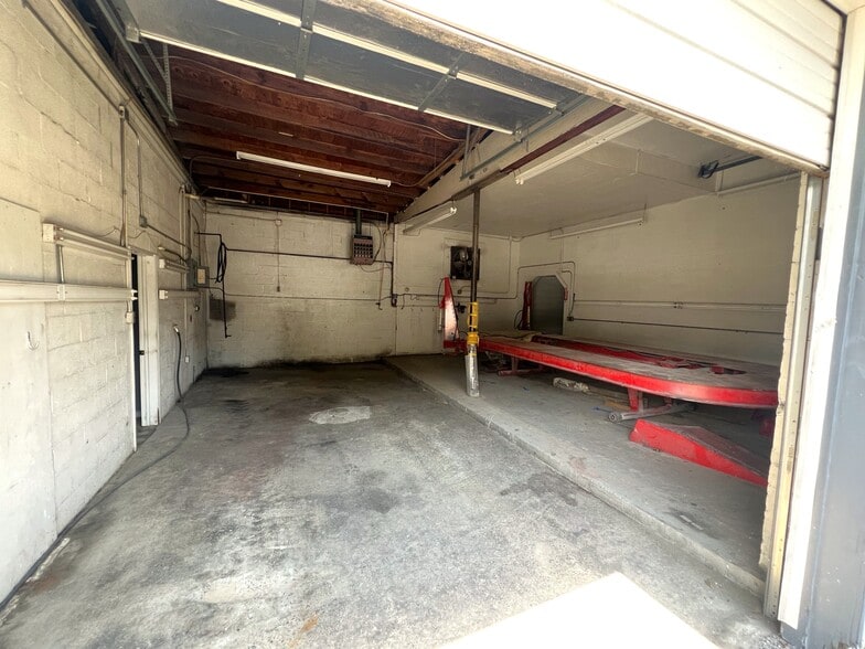 More Photos Of 5304 N Main St, Acworth Auto Repair For Sale