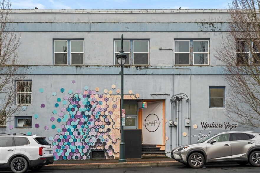 More Photos Of 2038 Pacific Ave, Forest Grove Storefront Retail Office For Sale