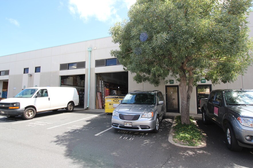 More Photos Of 94-1388 Moaniani St, Waipahu Light Distribution For Lease