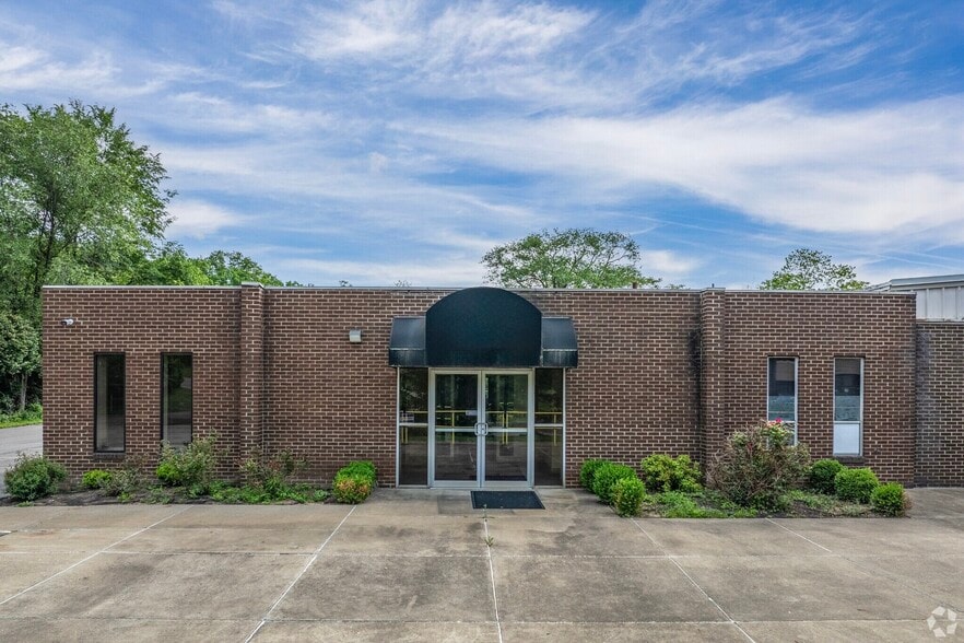 More Photos Of 500 N Bell Ave, Carnegie Warehouse For Lease
