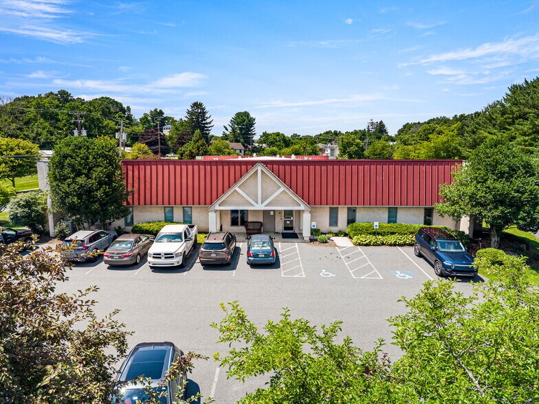More Photos Of 51 S Pine St, Elverson Office For Sale