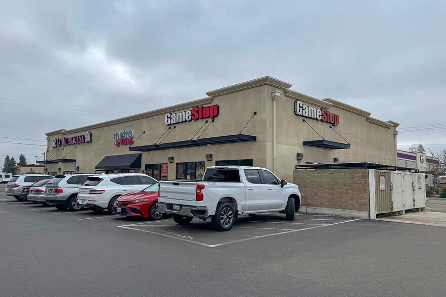 Primary Photo Of 3235 N 1st St, Fresno Freestanding For Lease