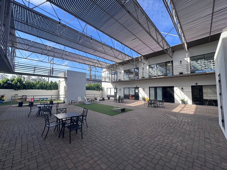 More Photos Of 4801 E McDowell Rd, Phoenix Medical For Lease