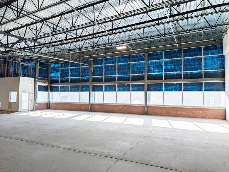More Photos Of 34 Locke Rd, Concord Warehouse For Lease