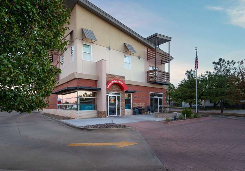 More Photos Of 2400 S Air Depot Blvd, Oklahoma City Storefront Retail Residential For Lease