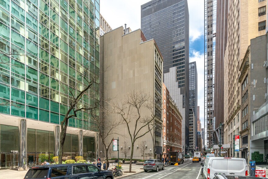More Photos Of 17 E 48th St, New York Loft Creative Space For Lease