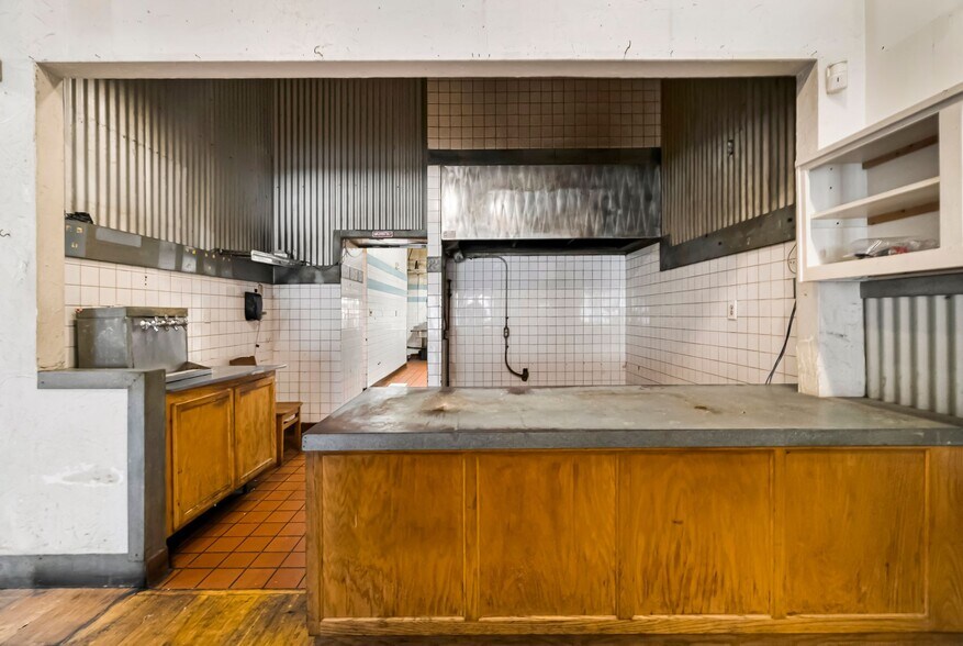More Photos Of 131 Broadway St, Chico Restaurant For Sale
