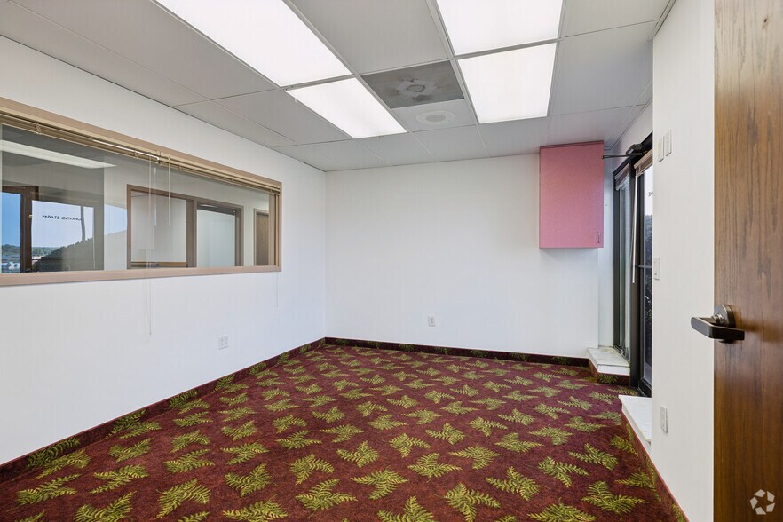 More Photos Of 1080 Caroline Dr, Washington Medical For Sale