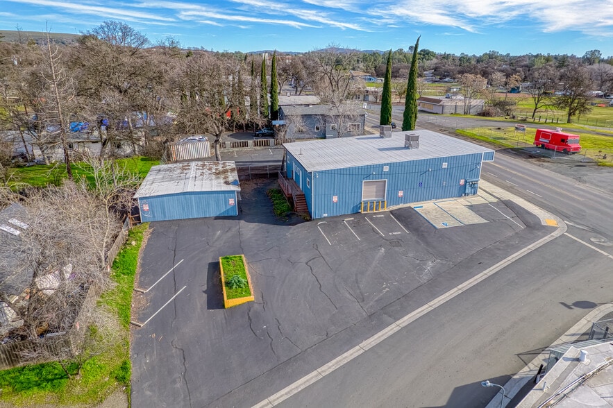 More Photos Of 14802 Lakeshore Dr, Clearlake Storefront For Sale