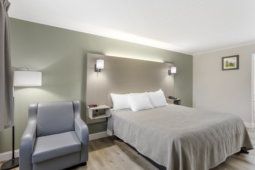 More Photos Of 170 Eastbrook Rd, Smoketown Hotel For Sale