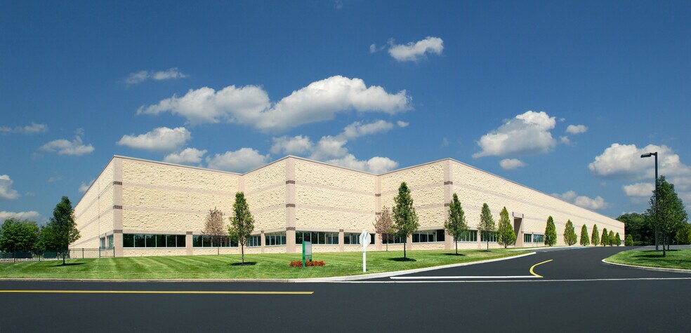 Primary Photo Of 225 Raritan Center Pky, Edison Warehouse For Lease