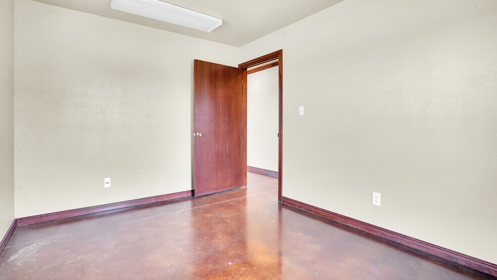 More Photos Of 2301 S Highway 77, Pauls Valley Industrial For Sale